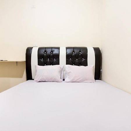 Oyo Life 2601 Residence Damai Helvetia Pulauberayan Экстерьер фото