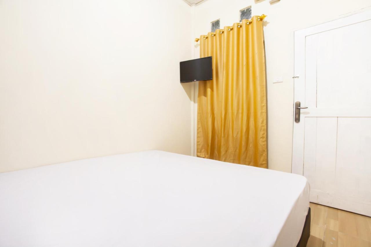 Oyo Life 2601 Residence Damai Helvetia Pulauberayan Экстерьер фото