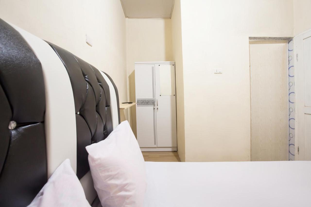 Oyo Life 2601 Residence Damai Helvetia Pulauberayan Экстерьер фото