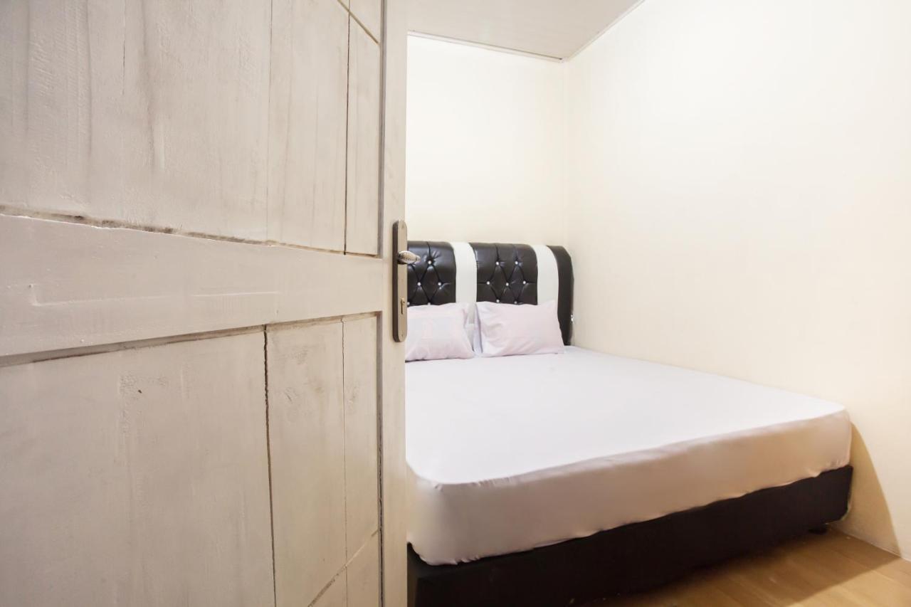 Oyo Life 2601 Residence Damai Helvetia Pulauberayan Экстерьер фото